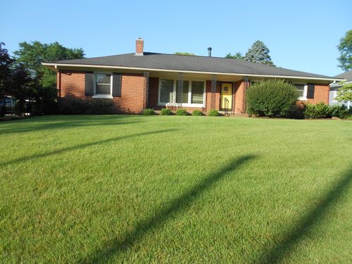 740 Albany Rd, Lexington, KY, 40502-2937 | Card Image