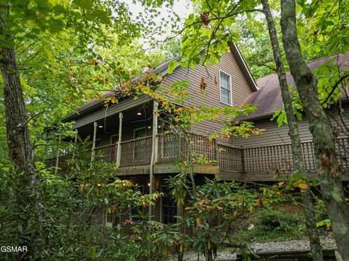 521 Jefferson Rd, Gatlinburg, TN, 37738-4622 | Card Image