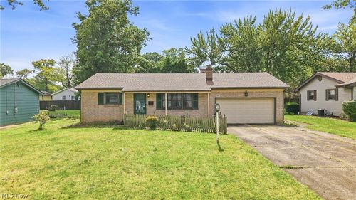 1889 Lancaster Dr, Youngstown, OH, 44511-1068 | Card Image