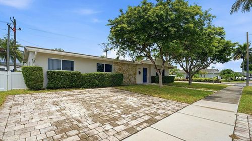 21020 Highland Lakes Blvd, Miami, FL, 33179-1655 | Card Image