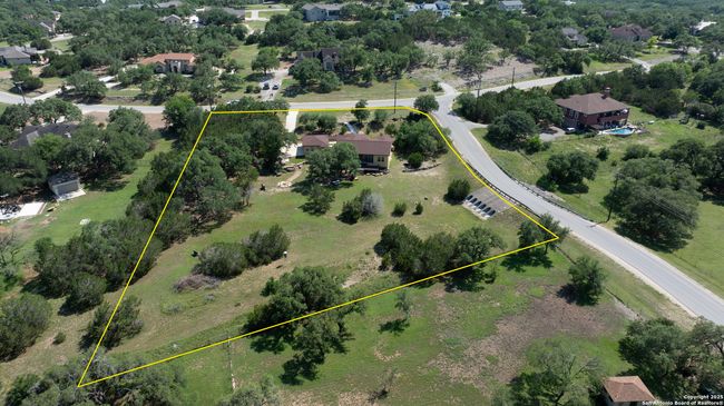 211 Comal Run, House other with 3 bedrooms, 4 bathrooms and null parking in Bulverde TX | Image 4