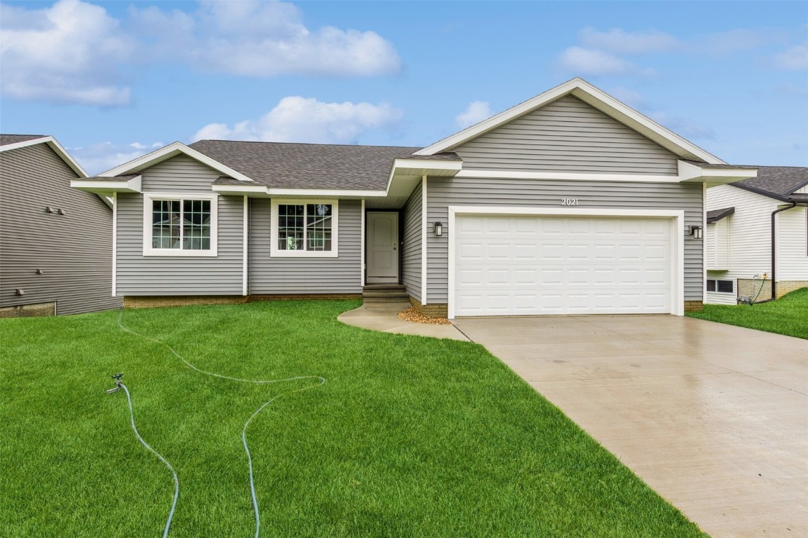 Holly Meadow Ave, Cedar Rapids, IA 52404