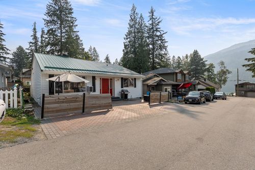 395 Alder St, Cultus Lake, BC, V2R4Z1 | Card Image