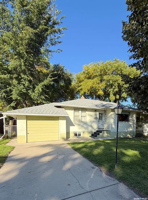 1204 Ewart Avenue, Saskatoon, SK, S7H2K3 | Card Image