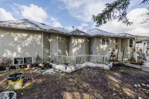 13225 87b Ave, Surrey, BC, V3W6B9 | Card Image