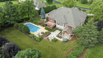 847 Burr Oak Lane, House other with 5 bedrooms, 4 bathrooms and null parking in SUMMIT WI | Image 1