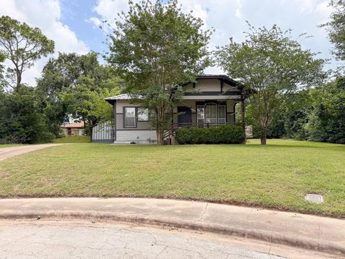 209 Joseph St, Brenham, TX, 77833-3528 | Card Image