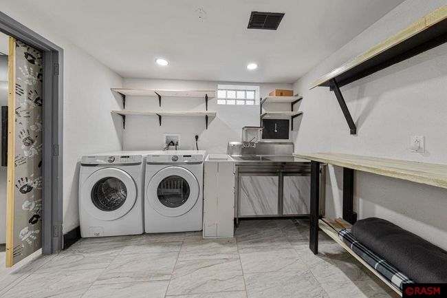 929 N 4 Th St, House other with 1 bedrooms, 4 bathrooms and null parking in Mankato MN | Image 27