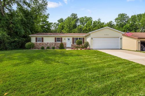 757 Bugle Ln, Mishawaka, IN, 46544-5602 | Card Image