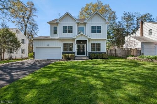 25 Midway Dr, Livingston, NJ, 07039-4337 | Card Image