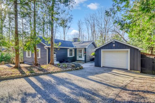 4124 St Johns Side Rd E, Cedar Valley, ON, L4A2T7 | Card Image