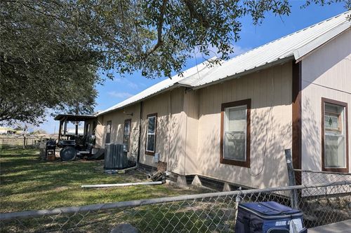 10391 Highway 359, Orange Grove, TX, 78372-3706 | Card Image