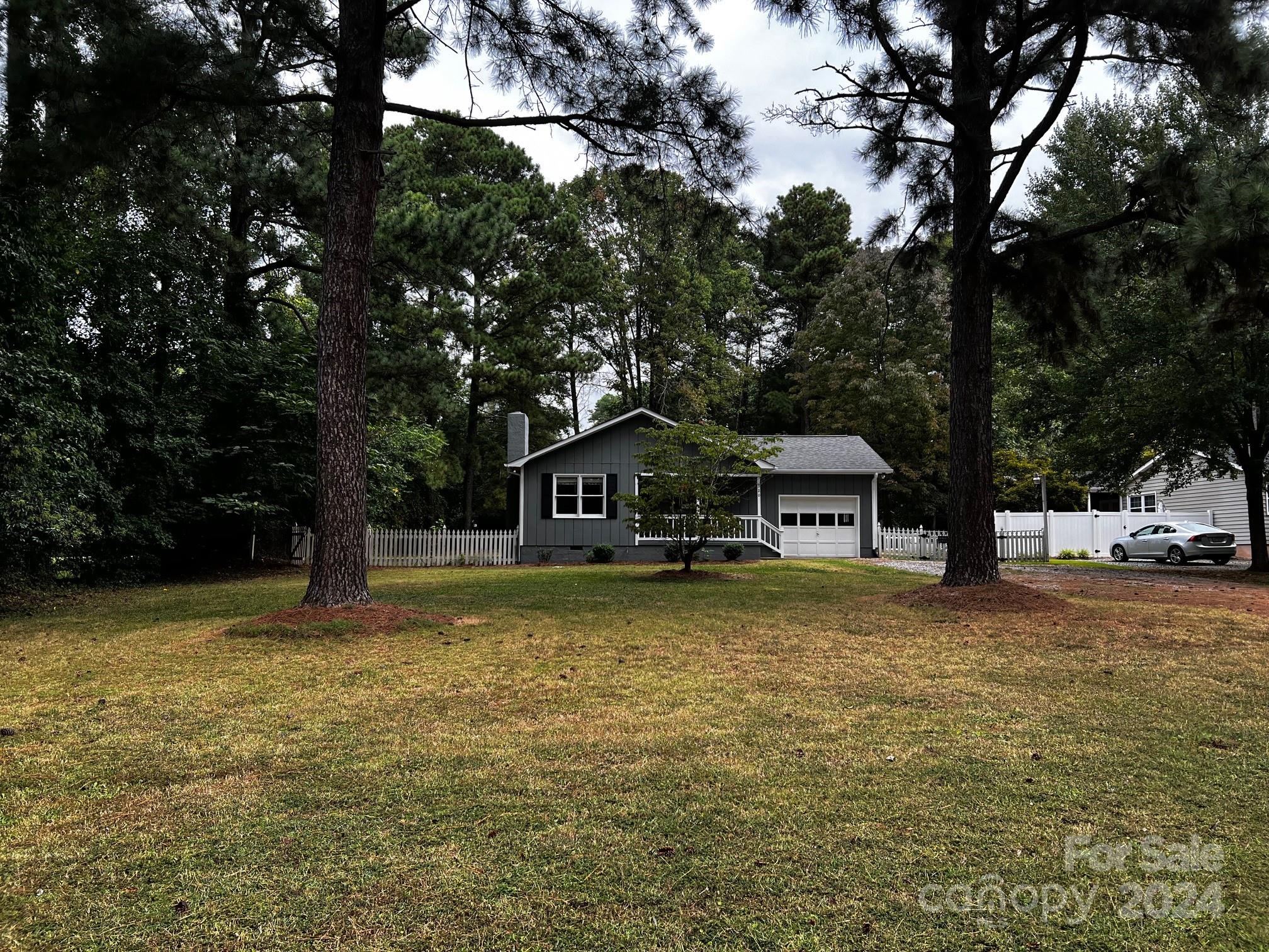 Chuckwood Rd, Mooresville, NC 28117