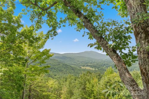 1734 Linville Dr, Marion, NC, 28752-5529 | Card Image