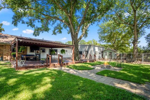 2411 Orange St, Waller, TX, 77484-8330 | Card Image