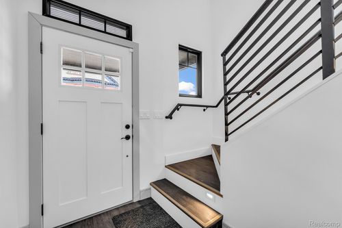 2-4301 Avery Street, Detroit, MI, 48208 | Card Image