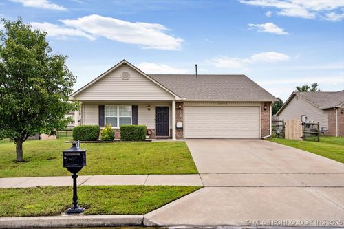 10912 124th Pl, Collinsville, OK, 74021-5442 | Card Image