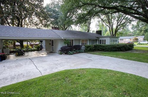 25 Bay Cir, Laurel, MS, 39440-2276 | Card Image