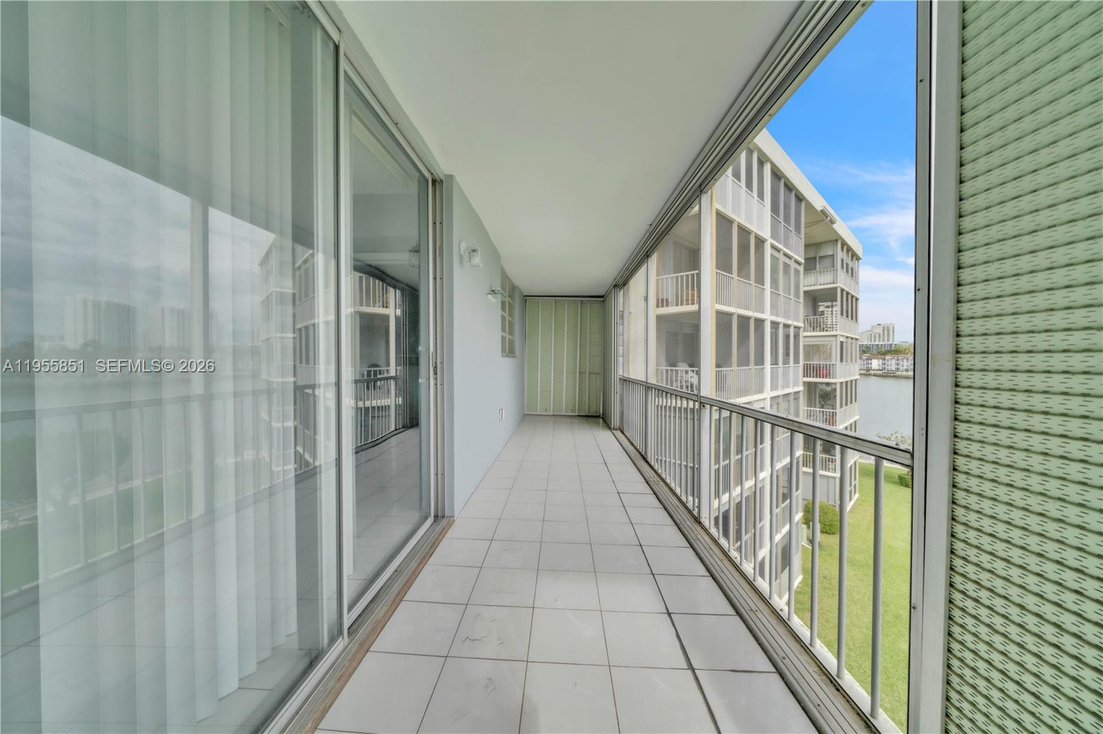Residential Lease in Aventura 3