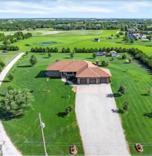 5200 W 103rd St S, Peck, KS, 67120-9745 | Card Image