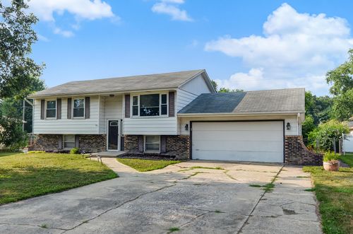 2910 Crowsnest Dr, Hobart, IN, 46342 | Card Image