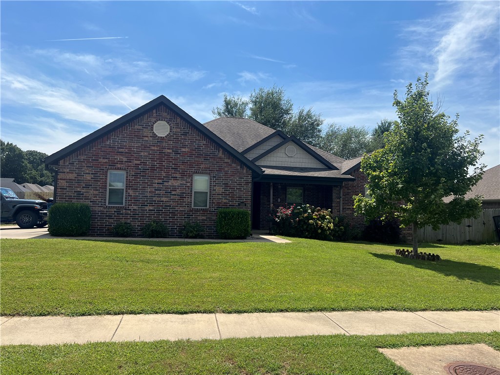 Robins St, Pea Ridge, AR 72751