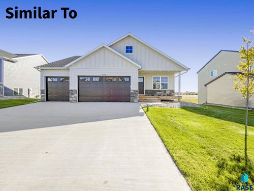 2717 S Copper Creek Ave Avenue, Sioux Falls, SD, 57110 | Card Image