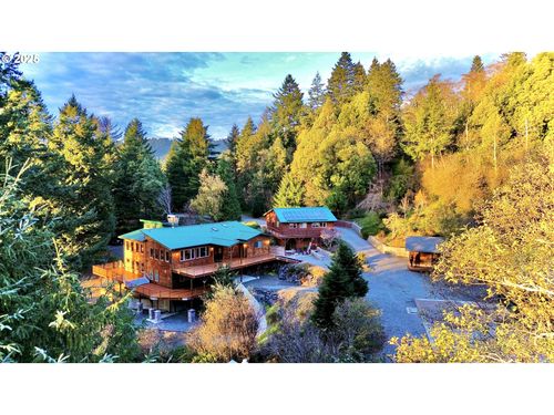 94330 Schreiber Dr, Gold Beach, OR, 97444-9675 | Card Image