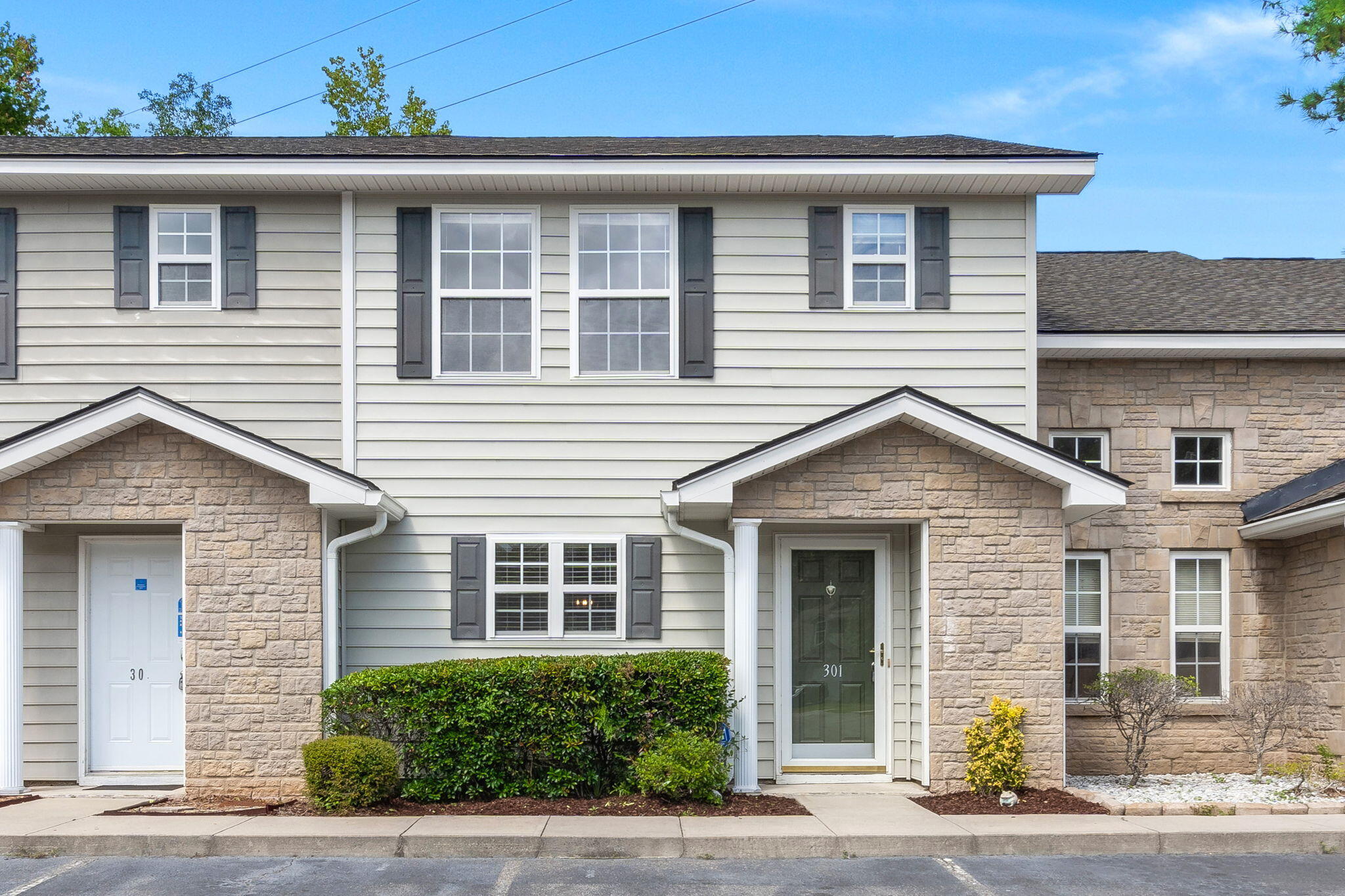 Sunnyside Way, Summerville, SC 29485