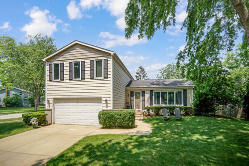5S640 Bluff Ln, Naperville, IL, 60540-3835 | Card Image