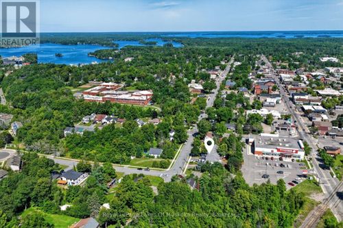 570 John St S, Gravenhurst, ON, P1P1J9 | Card Image