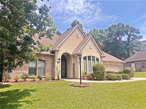 302 Cherokee Rose Ln, Covington, LA, 70433-7216 | Card Image