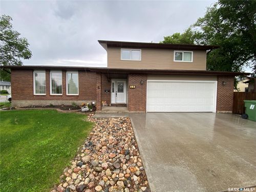5 Marquis Crescent N, Yorkton, SK, S3N3L5 | Card Image