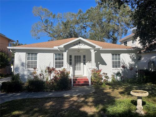 3915 W Swann Ave, Tampa, FL, 33609-4432 | Card Image