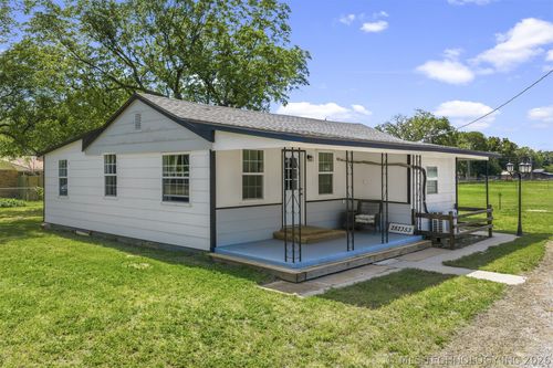 282353 E 1800 Road, Comanche, OK, 73529 | Card Image