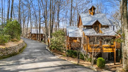 517 Joshs Trl, Cashiers, NC, 28717-0220 | Card Image