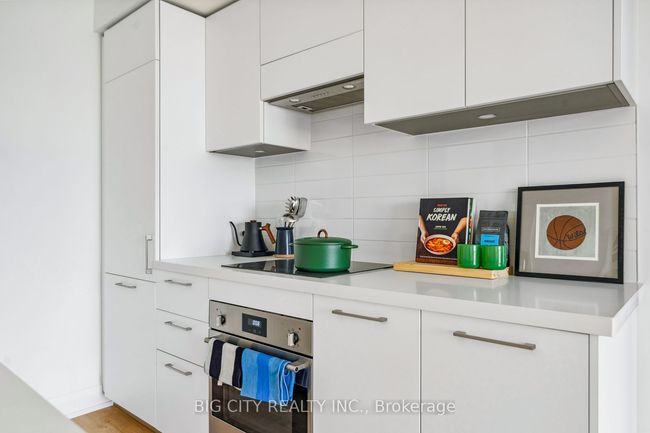 709 - 36 Brentcliffe Rd, Condo with 1 bedrooms, 1 bathrooms and null parking in Toronto ON | Image 5