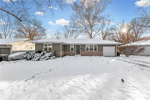 8303 E 110th Ter, Kansas City, MO, 64134-3424 | Card Image