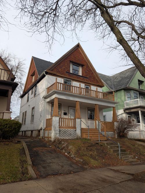 2631 N Richards St, Milwaukee, WI, 53212-2850 | Card Image