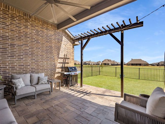 Covered Patio plumbed with gas stub | Image 27