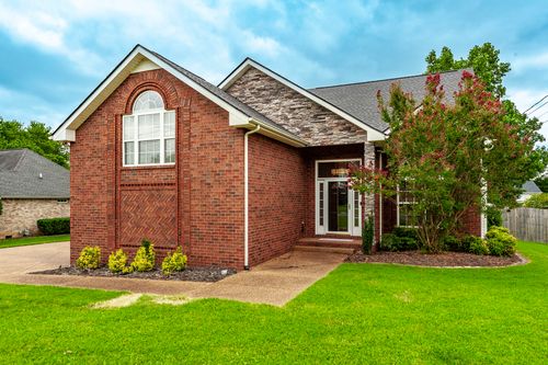 117 Waterford Way, Hendersonville, TN, 37075-5834 | Card Image