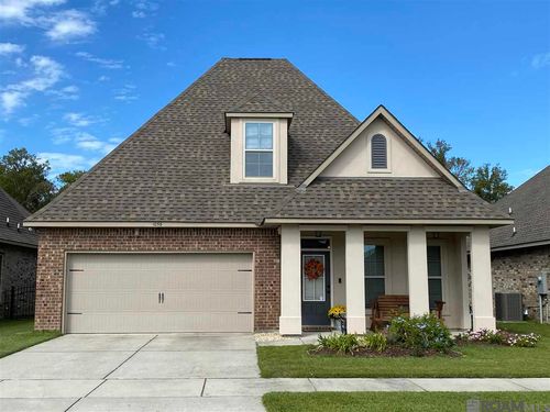 1058 Shadow Bluff Dr, Baton Rouge, LA, 70820 | Card Image