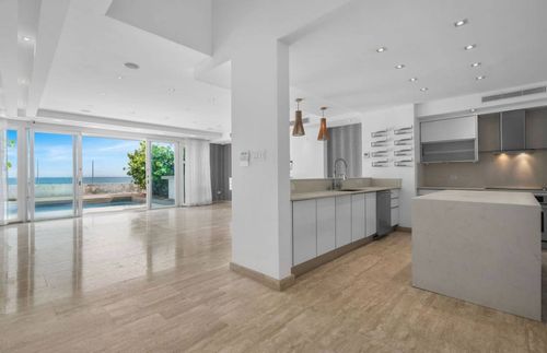 apt-5-2065 Calle España, San Juan, PR, 00911 | Card Image