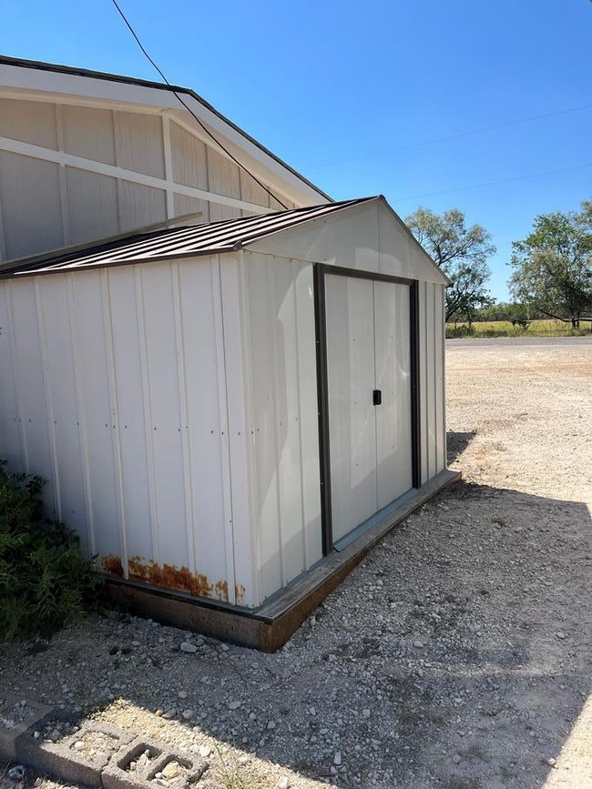 1294 Moss St, House other with 3 bedrooms, 2 bathrooms and 3 parking in Paint Rock TX | Image 31