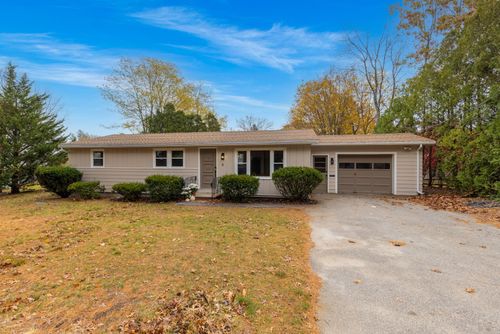 4 Barry St, Dover, NH, 03820-2405 | Card Image