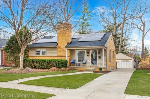 702 Orchard View Dr, Royal Oak, MI, 48073-3351 | Card Image