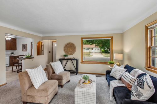 418 17th Ave N, South Saint Paul, MN, 55075-1834 | Card Image
