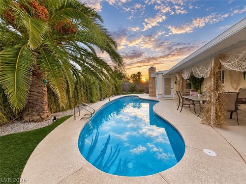 5368 Regal Ave, Las Vegas, NV, 89146-6862 | Card Image