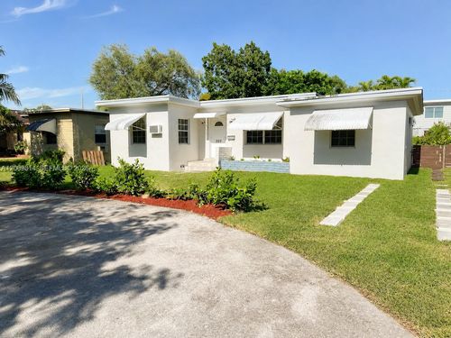 325 Ne 108th St, Miami, FL, 33161-7107 | Card Image