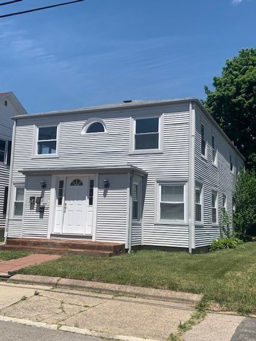 91 Sterling Street, Pawtucket, RI, 02860 | Card Image